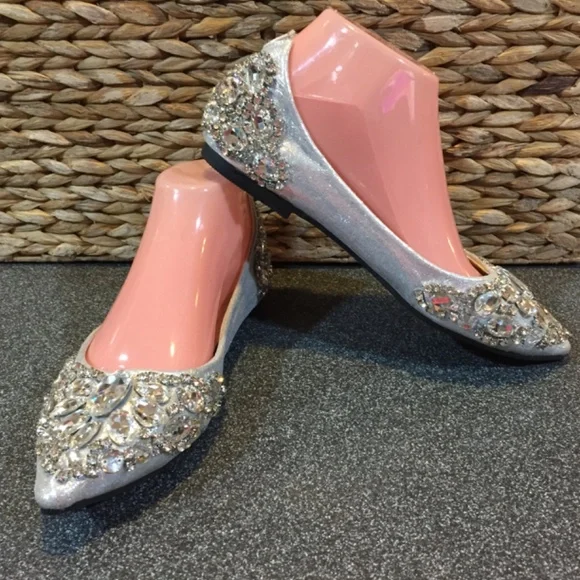 Elegant Silver Embellished Flats - Picture 2 of 16